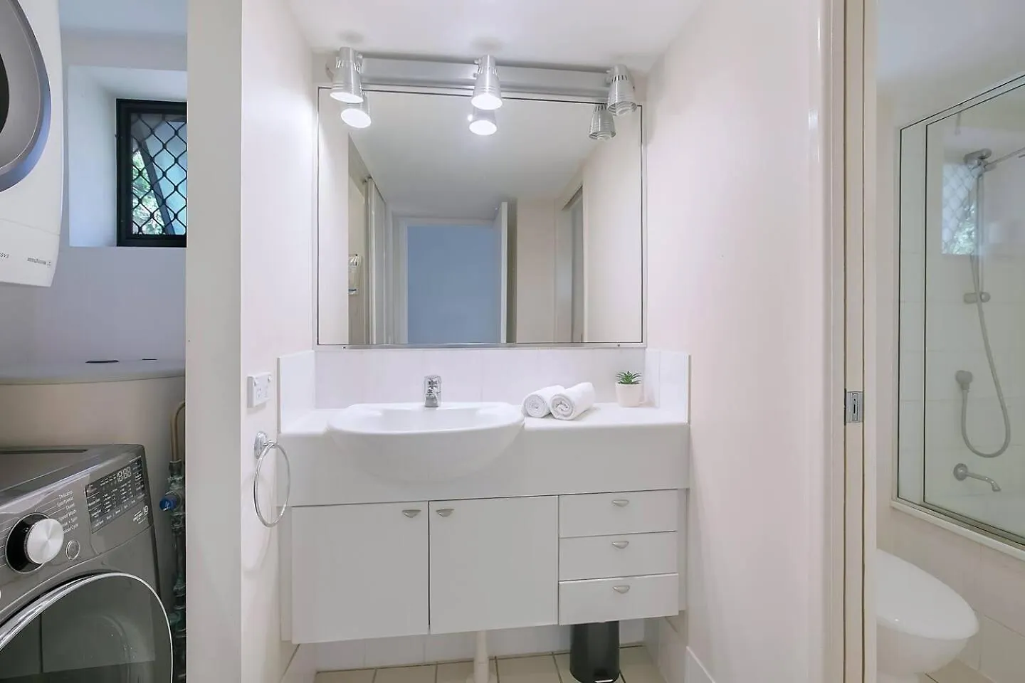 Appartement Centro At Toowong - Modern Spacious Living With Pool Brisbane